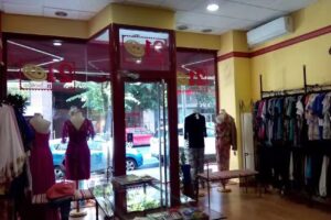 21boton &ndash; Moda de calle y ceremonia. Especial madrinas y novias.