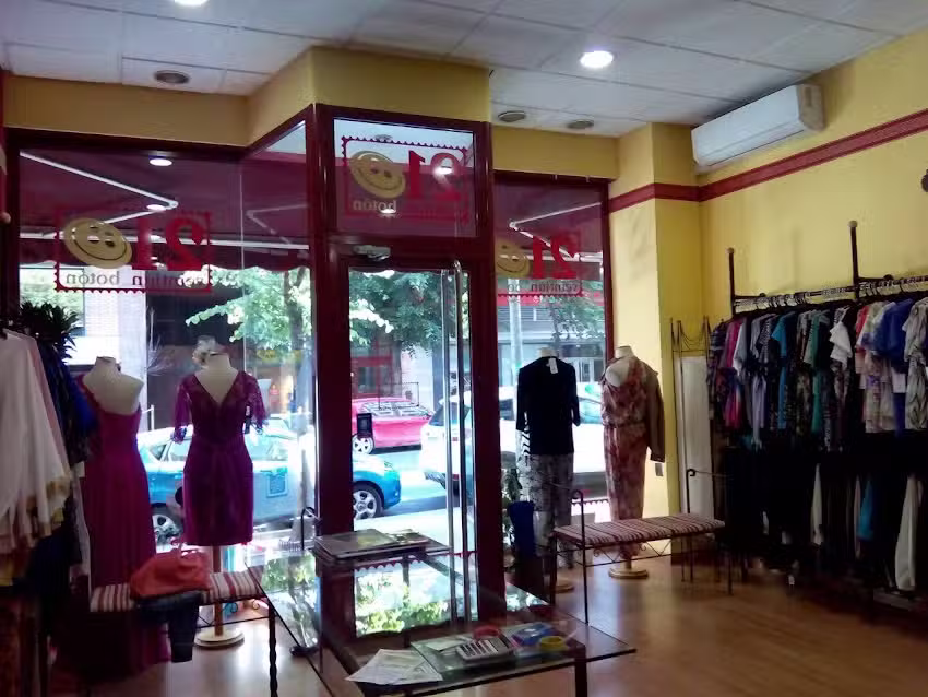 21boton &ndash; Moda de calle y ceremonia. Especial madrinas y novias.