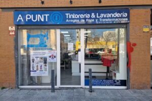A PUNTO TINTORERIA LAVANDERIA Y ARREGLOS DE ROPA