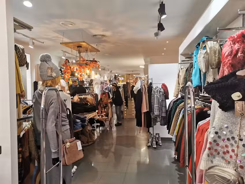 Abrazos Parque Comercial Copo , El Ejido