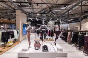 Adidas Store Barcelona &ndash; Passeig de Gr&agrave;cia