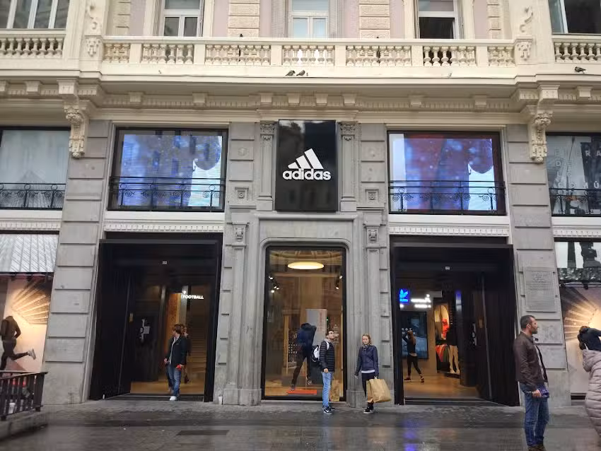 Adidas Store Madrid &ndash; Gran V&iacute;a