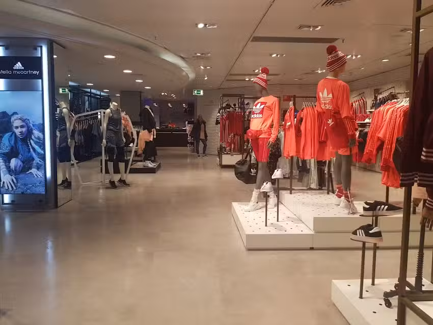 Adidas Store Madrid &ndash; Sol