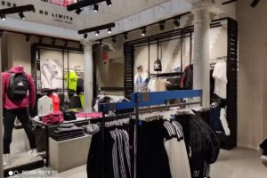 Adidas Store Sevilla &ndash; Tetu&aacute;n