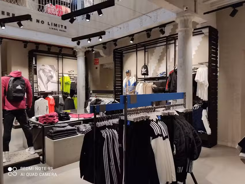 Adidas Store Sevilla &ndash; Tetu&aacute;n