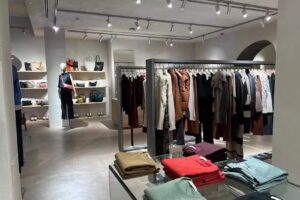 Adolfo Dom&iacute;nguez