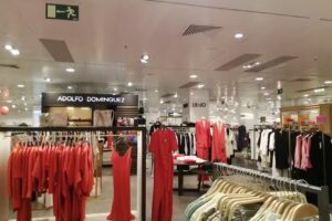 Adolfo Dom&iacute;nguez