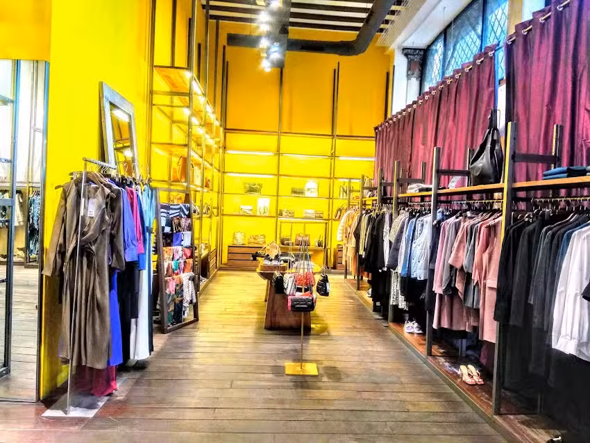 Adolfo Dom&iacute;nguez