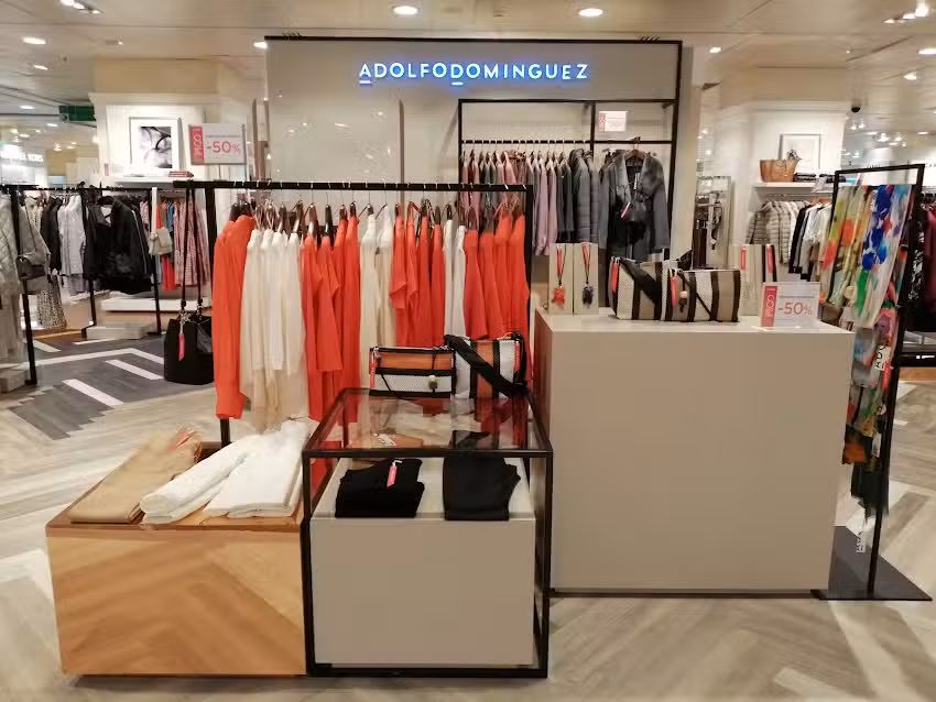 Adolfo Dom&iacute;nguez