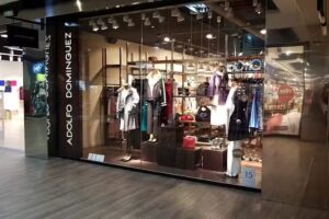 Adolfo Dom&iacute;nguez