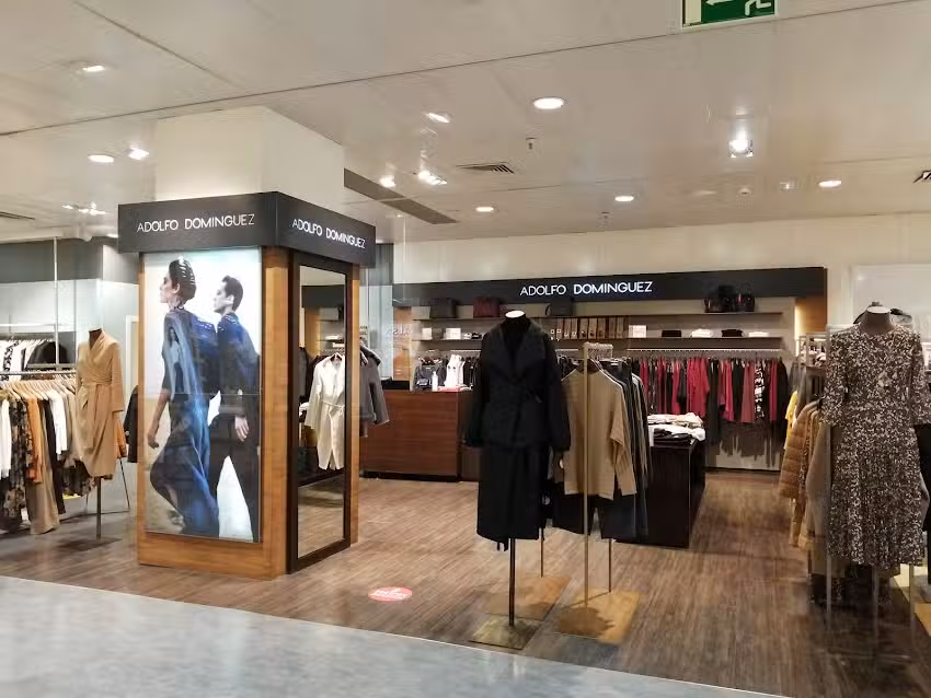 Adolfo Dom&iacute;nguez