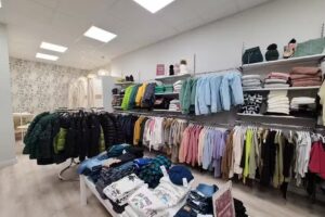 Adriels Moda Infantil, Juvenil y Comunión