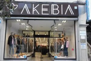 Akebia Moda Lal&iacute;n