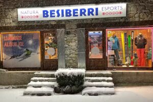 Alquiler esqu&iacute;, snow, skimo, raquetas. Besiberri Esports Barruera, Vall de Bo&iacute;