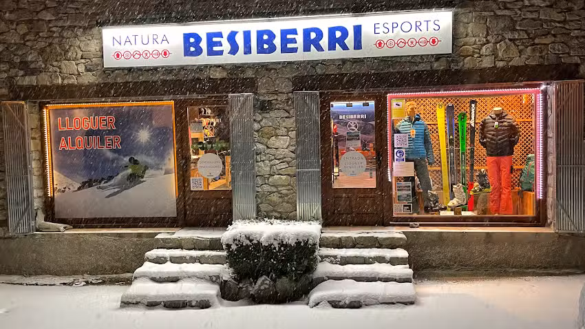 Alquiler esqu&iacute;, snow, skimo, raquetas. Besiberri Esports Barruera, Vall de Bo&iacute;