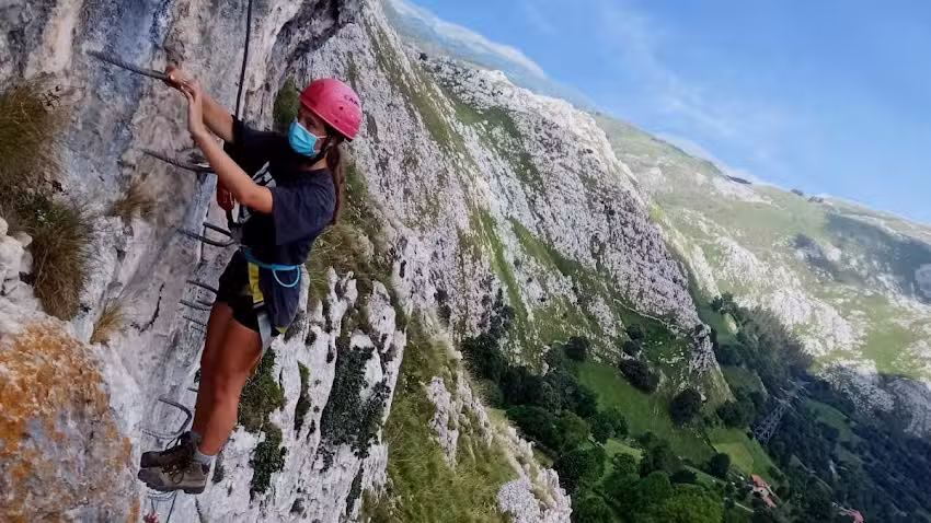 Alto Miera Aventura &ndash; Barrancos en Cantabria &ndash; Turismo Activo &ndash; Canoas r&iacute;o As&oacute;n &ndash; V&iacute;as ferrata