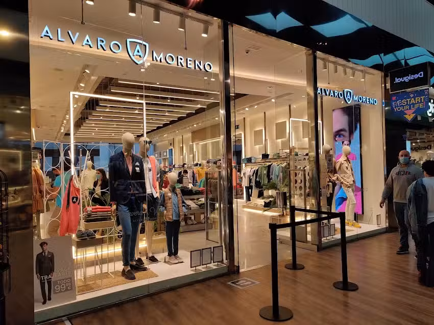 &Aacute;lvaro Moreno 阿华罗