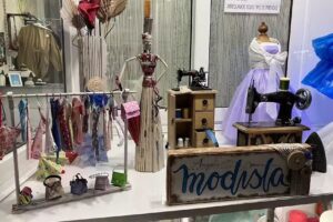 &Aacute;ngela Arreglos de Ropa