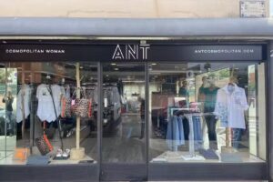 ANT COSMOPOLITAN WOMAN