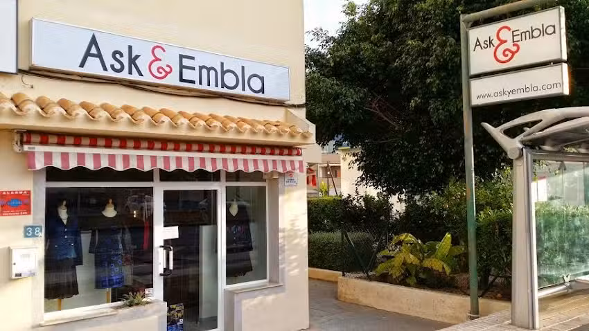Ask & Embla Albir