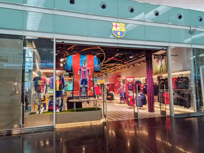 Bar&ccedil;a Botiga Aeroport Barcelona T1 | Official Store
