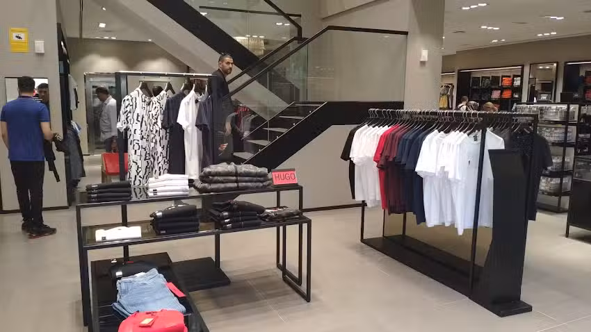 BOSS Outlet, La Roca, Barcelona, VR