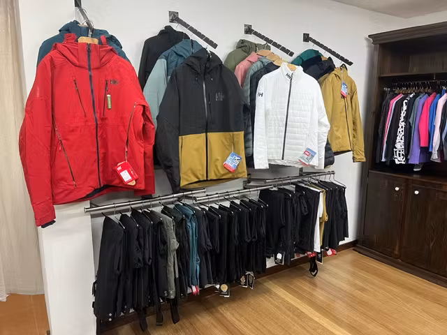 Botiga Esports Raspa Roia (PLA DE L&rsquo;ERMITA)