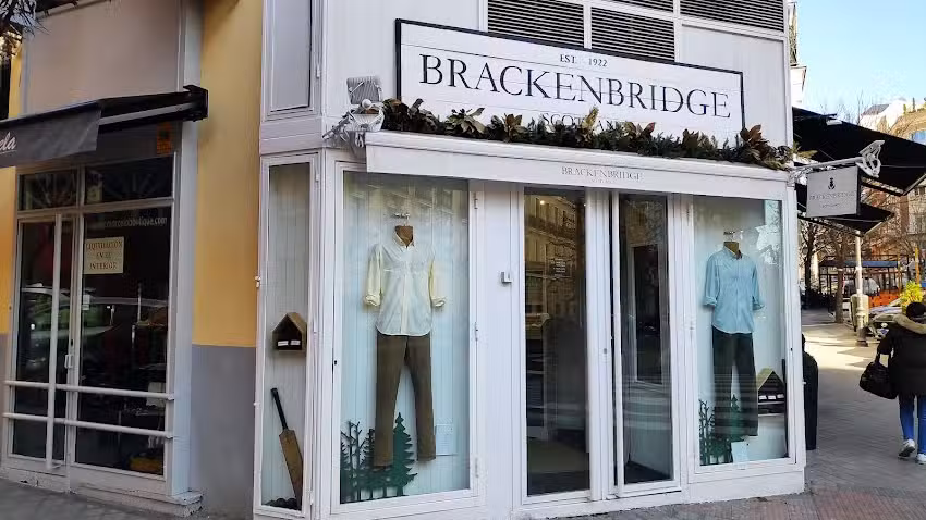 Bracken bridge & Boj Woman