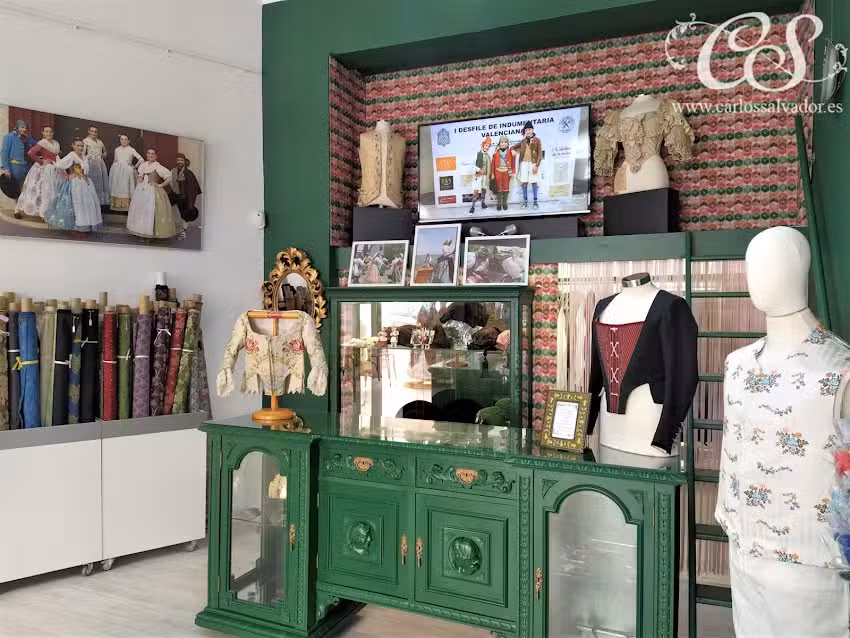 Carlos Salvador Indumentaria