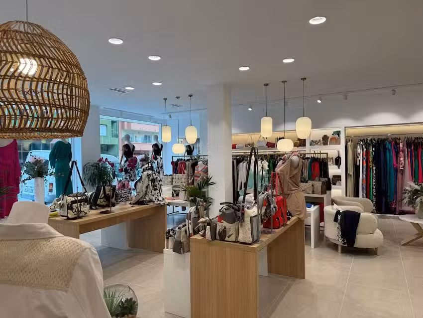 Carmen Roba i Complements