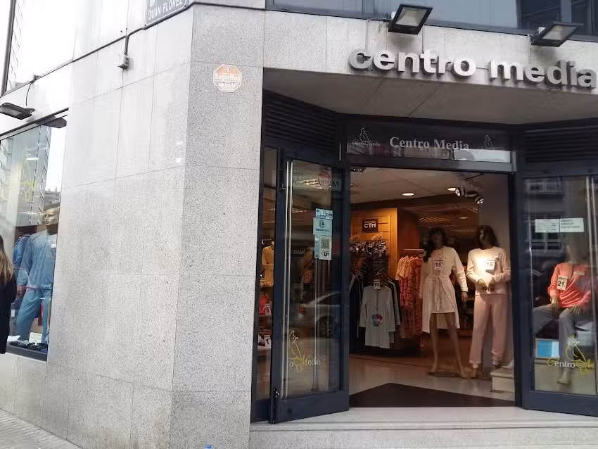 Centro Media ~ Juan Fl&oacute;rez