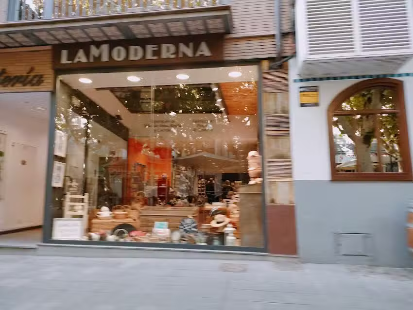 Cester&iacute;a La Moderna