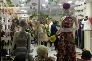 Damas moda y complementos