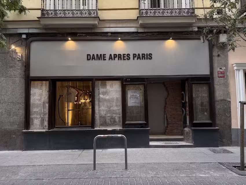 DAME APR&Egrave;S PARIS