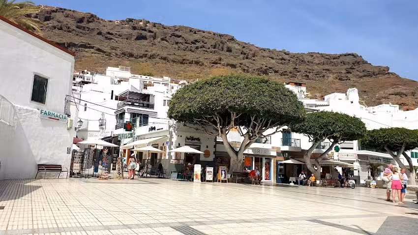 DEB Beachwear & More&hellip;