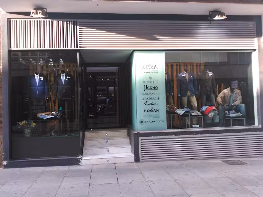 Deluis Contemporary Man