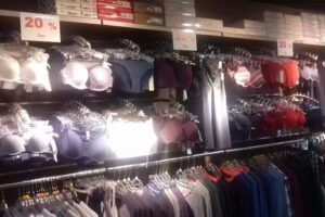 Donna moda intima