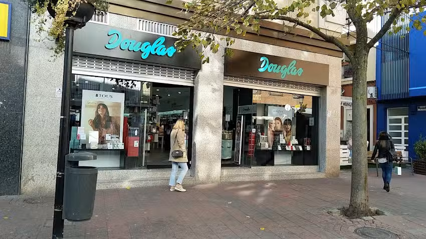 Douglas Perfumer&iacute;a