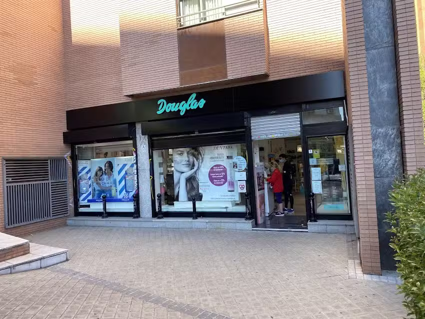 Douglas Perfumer&iacute;a
