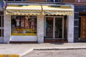 Droguería Perfumería Corsetería Violeta
