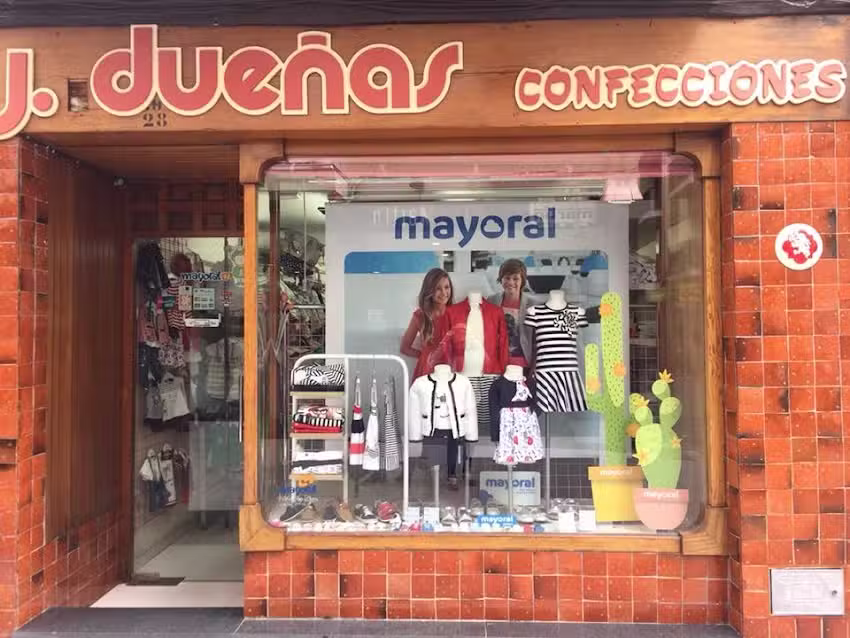 Due&ntilde;as ropa infantil