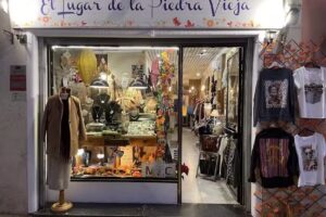 El Lugar De La Piedra Vieja
