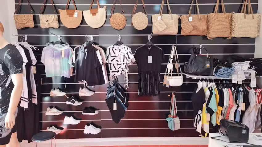 El Maestro &ndash; Calzado, Ropa y Complementos. Personalizaci&oacute;n de Camisetas