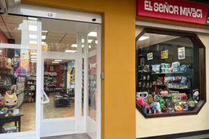 El Se&ntilde;or Miyagi &Aacute;guilas | Tienda de Merchandising