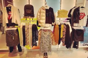 ENRIC ESCUDÉ (WOMAN)