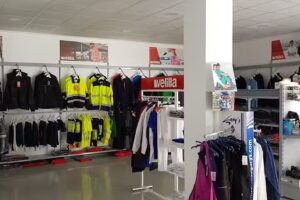 EQUIPA, Vestuario Y Protecci&oacute;n