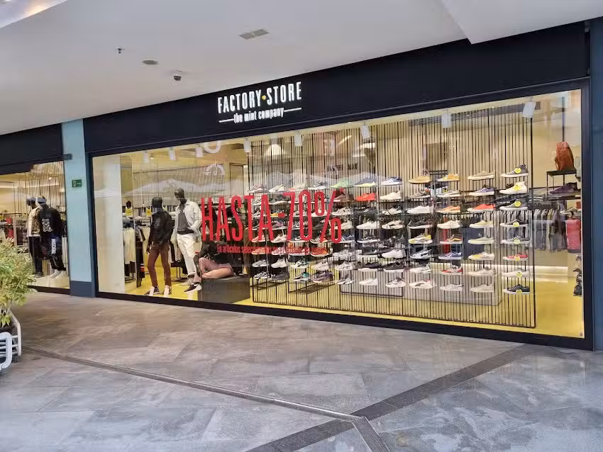 Factory Gale&oacute;n