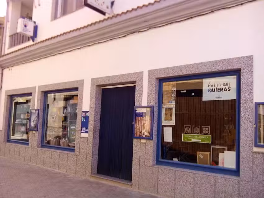 Ferreter&iacute;a Droguer&iacute;a Julia. Administraci&oacute;n de Loter&iacute;a