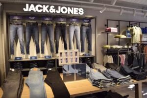 Fora de Sèrie JACK & JONES (Palafolls)