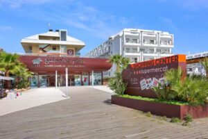 Galeries Pins Shopping Center